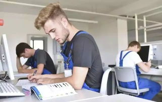 为何德国人青睐职业学校和成人教育学院